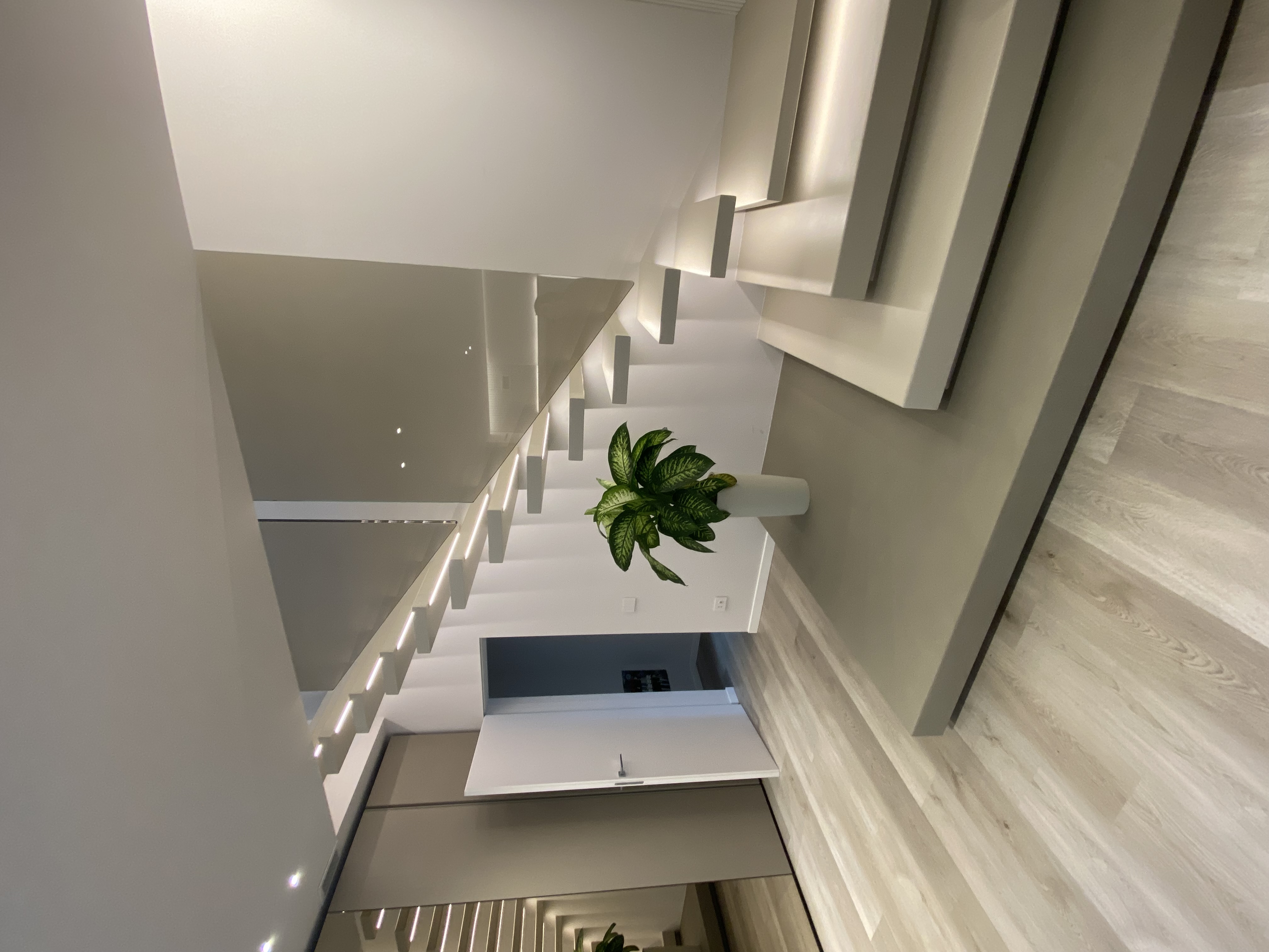 Controsoffitto in cartongesso con illuminazione integrata — intervento residenziale a Villa Carcina, Brescia
