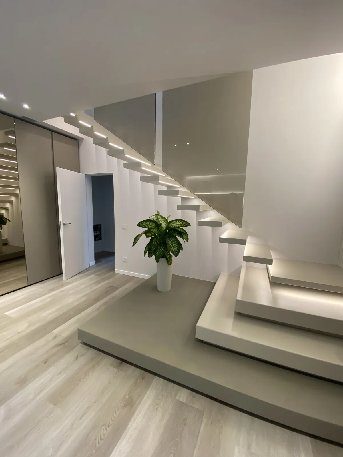 Controsoffitto in cartongesso con illuminazione integrata — intervento residenziale a Villa Carcina, Brescia