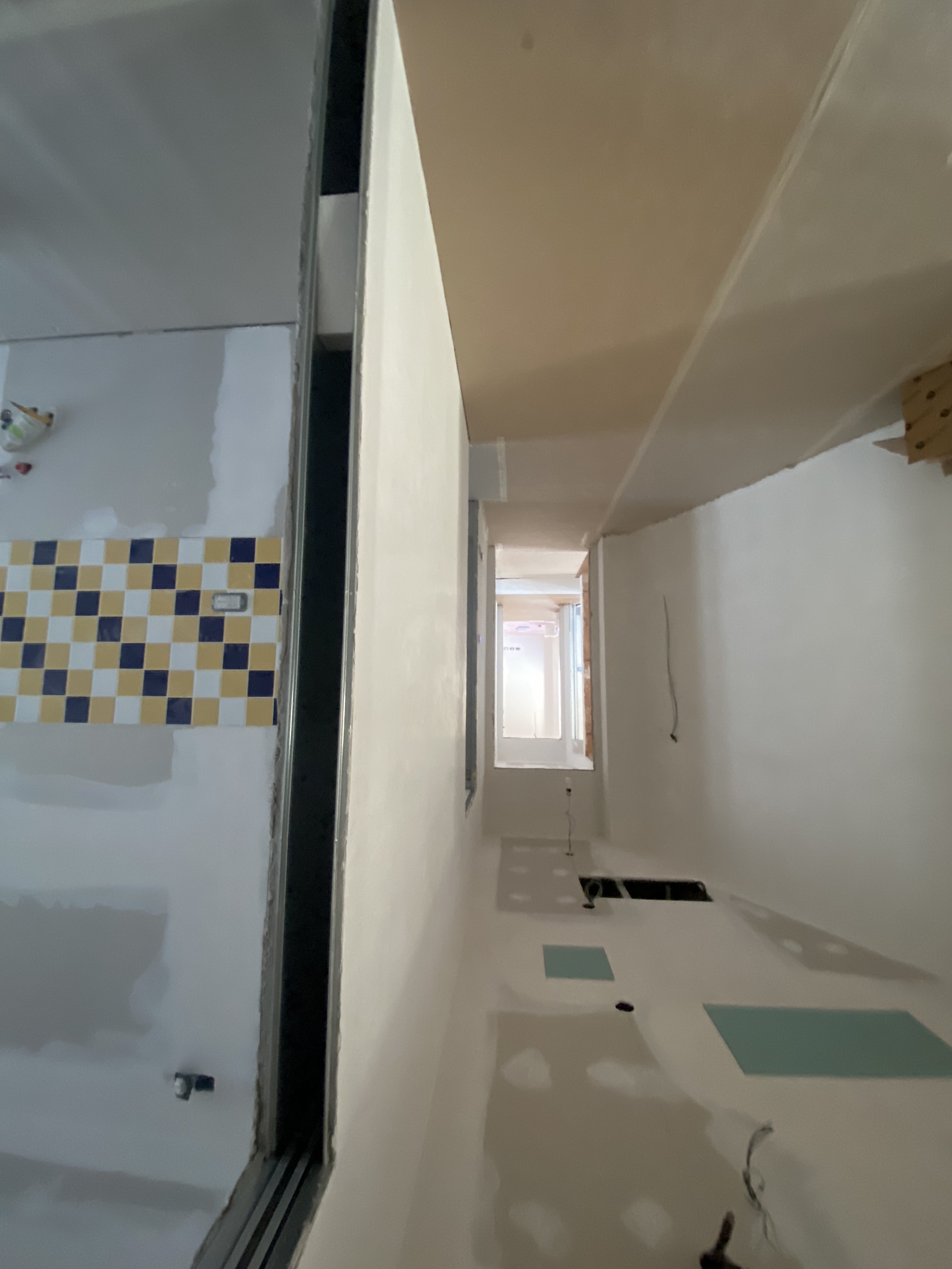 Rifacimento bagno con nuovi rivestimenti — cantiere a Brescia